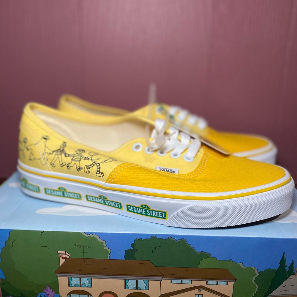 NWT Vans x sesame place